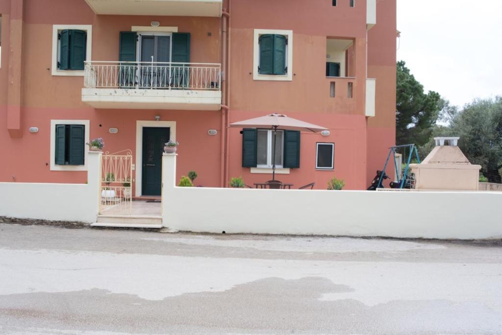 Nicks Cosy Apartment Lefkada City Bagian luar foto