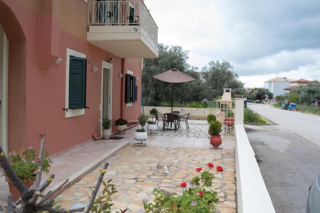 Nicks Cosy Apartment Lefkada City Bagian luar foto
